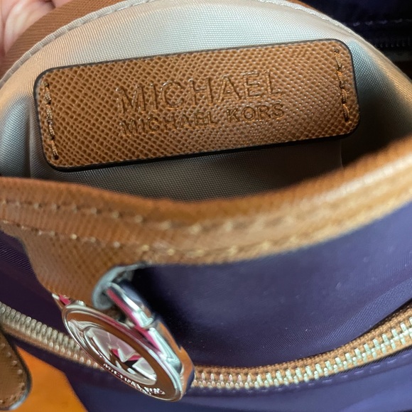 Michael Kors Kempton cross body bag
Royal purple - Picture 7 of 8